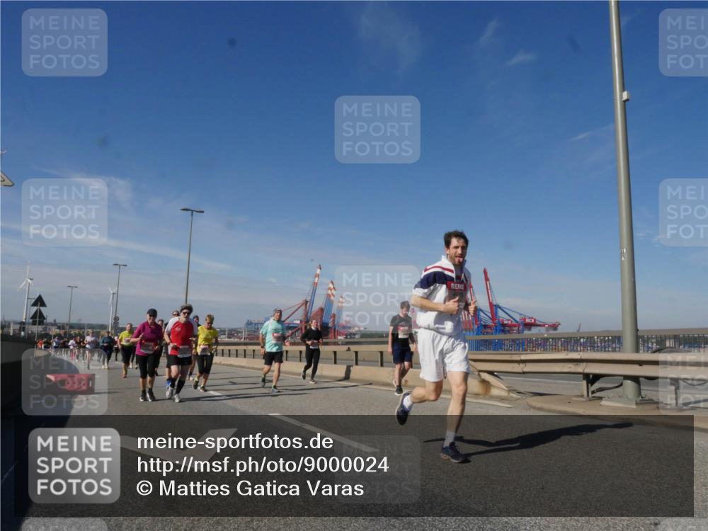 03.10.2025 - Köhlbrandbrückenlauf Matties Gatica Varas http://msf.ph/oto/9000024 03.10.2025 12:53:05 Position 2  meine-sportfotos.de