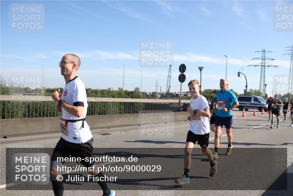 03.10.2025 - Köhlbrandbrückenlauf Julia Fischer http://msf.ph/oto/9000029 03.10.2025 12:14:20 Position 3 200, 6088 meine-sportfotos.de