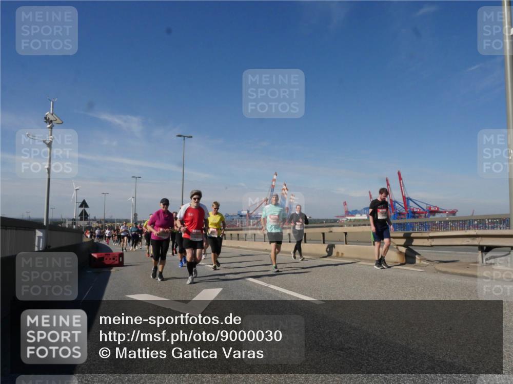 03.10.2025 - Köhlbrandbrückenlauf Matties Gatica Varas http://msf.ph/oto/9000030 03.10.2025 12:53:06 Position 2 18 meine-sportfotos.de