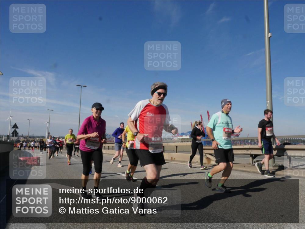 03.10.2025 - Köhlbrandbrückenlauf Matties Gatica Varas http://msf.ph/oto/9000062 03.10.2025 12:53:07 Position 2 4450 meine-sportfotos.de