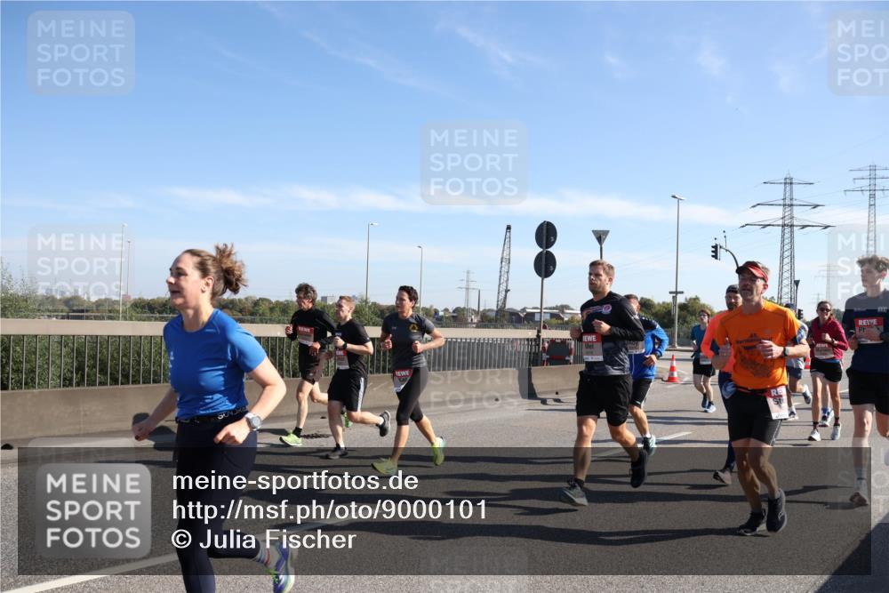 03.10.2025 - Köhlbrandbrückenlauf Julia Fischer http://msf.ph/oto/9000101 03.10.2025 12:14:34 Position 3  meine-sportfotos.de