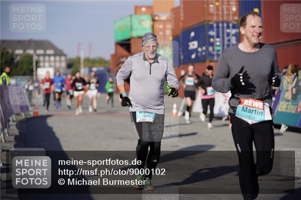03.10.2025 - Köhlbrandbrückenlauf Michael Burmester http://msf.ph/oto/9000102 03.10.2025 10:04:35 Ziel 1025, 1073, 1218, 1308, 1623, 2029, 2672, 2822, 3160, 3379, 3799 meine-sportfotos.de