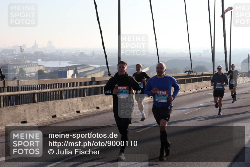 03.10.2025 - Köhlbrandbrückenlauf Julia Fischer http://msf.ph/oto/9000110 03.10.2025 09:20:13 Position 1 1122, 1157 meine-sportfotos.de