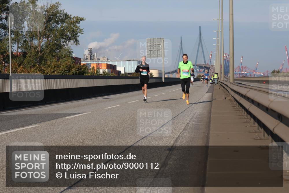 03.10.2025 - Köhlbrandbrückenlauf Luisa Fischer http://msf.ph/oto/9000112 03.10.2025 10:41:43 Position 3  meine-sportfotos.de