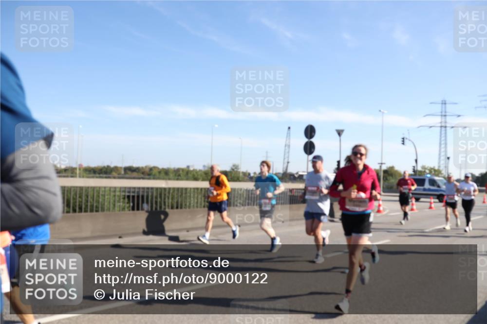 03.10.2025 - Köhlbrandbrückenlauf Julia Fischer http://msf.ph/oto/9000122 03.10.2025 12:14:36 Position 3  meine-sportfotos.de
