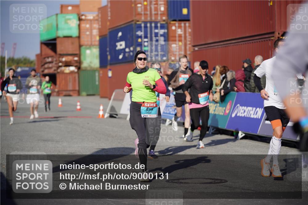 03.10.2025 - Köhlbrandbrückenlauf Michael Burmester http://msf.ph/oto/9000131 03.10.2025 10:04:37 Ziel 1025, 1073, 1218, 1308, 1623, 2029, 2672, 2822, 3160, 3379, 3753, 3799, 3835 meine-sportfotos.de