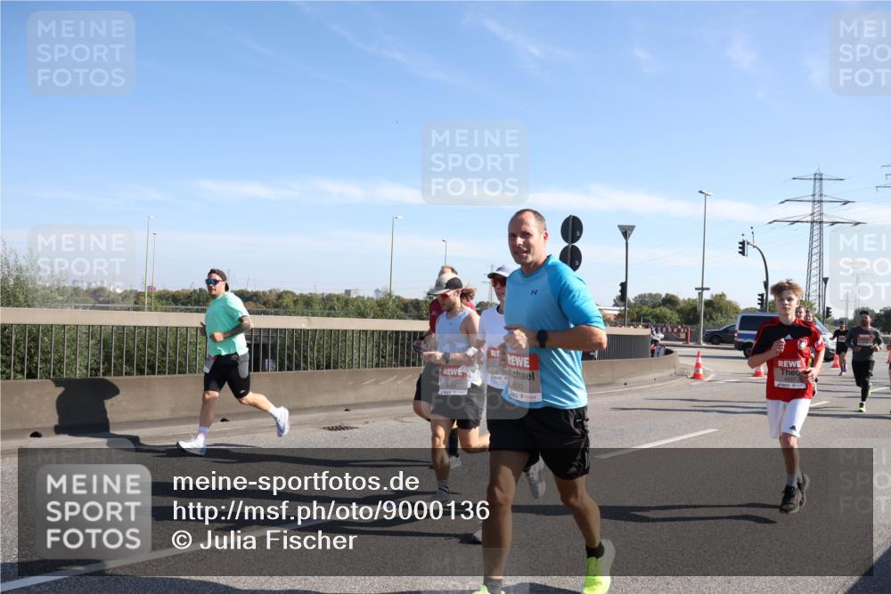 03.10.2025 - Köhlbrandbrückenlauf Julia Fischer http://msf.ph/oto/9000136 03.10.2025 12:14:39 Position 3 678, 6523 meine-sportfotos.de