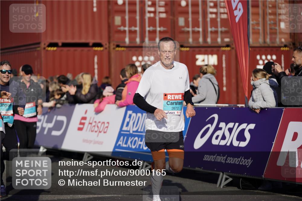 03.10.2025 - Köhlbrandbrückenlauf Michael Burmester http://msf.ph/oto/9000165 03.10.2025 10:04:38 Ziel 1073, 1218, 1225, 1308, 1623, 2029, 2672, 2822, 3160, 3379, 3753, 3799, 3835 meine-sportfotos.de