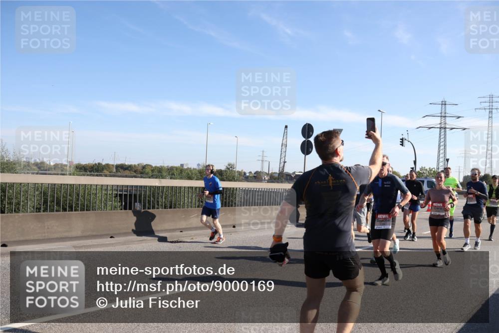 03.10.2025 - Köhlbrandbrückenlauf Julia Fischer http://msf.ph/oto/9000169 03.10.2025 12:14:44 Position 3  meine-sportfotos.de