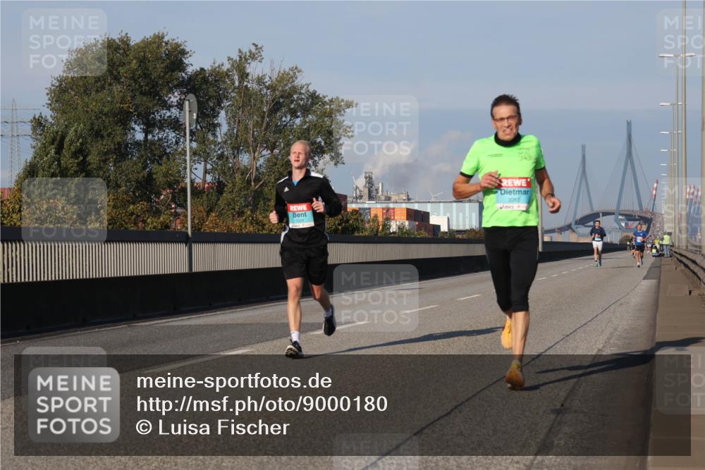 03.10.2025 - Köhlbrandbrückenlauf Luisa Fischer http://msf.ph/oto/9000180 03.10.2025 10:41:47 Position 3 3262 meine-sportfotos.de