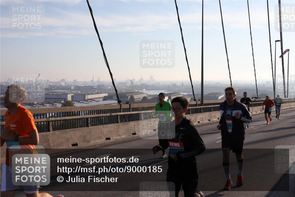 03.10.2025 - Köhlbrandbrückenlauf Julia Fischer http://msf.ph/oto/9000185 03.10.2025 09:20:32 Position 1 1423 meine-sportfotos.de