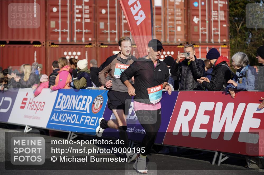 03.10.2025 - Köhlbrandbrückenlauf Michael Burmester http://msf.ph/oto/9000195 03.10.2025 10:04:39 Ziel 1073, 1218, 1225, 1308, 1623, 2672, 2822, 3160, 3753, 3799, 3835 meine-sportfotos.de