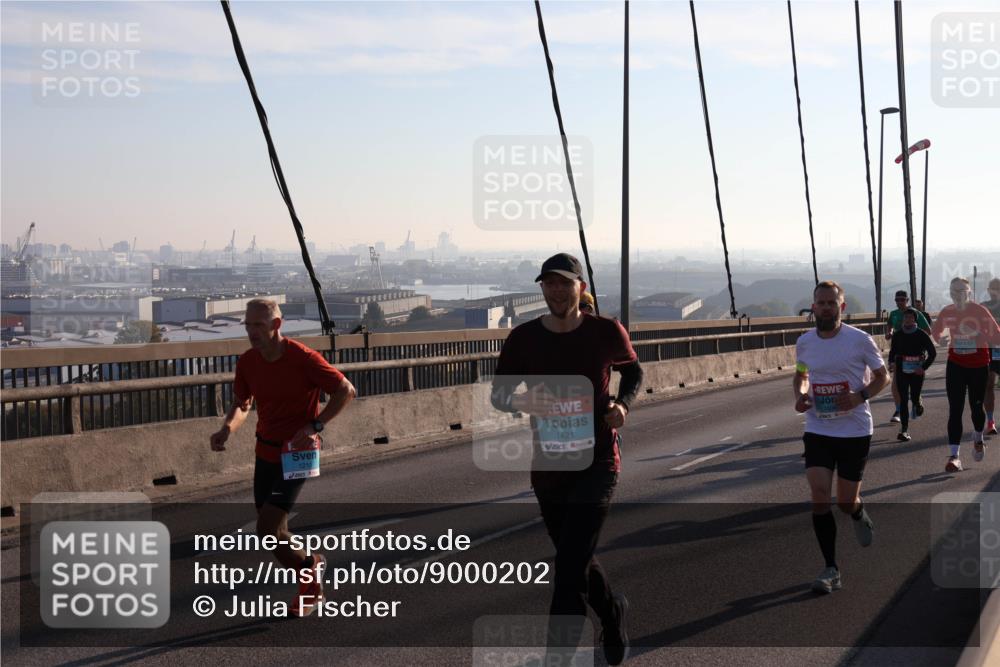 03.10.2025 - Köhlbrandbrückenlauf Julia Fischer http://msf.ph/oto/9000202 03.10.2025 09:20:38 Position 1 1210, 1421 meine-sportfotos.de