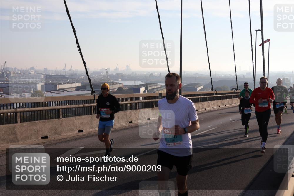 03.10.2025 - Köhlbrandbrückenlauf Julia Fischer http://msf.ph/oto/9000209 03.10.2025 09:20:39 Position 1 1036 meine-sportfotos.de