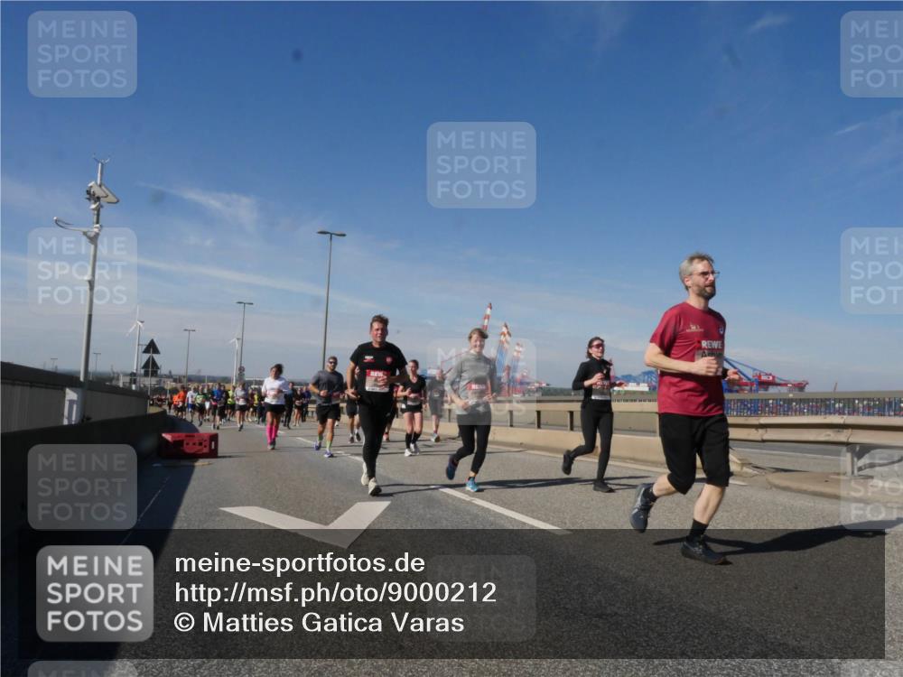 03.10.2025 - Köhlbrandbrückenlauf Matties Gatica Varas http://msf.ph/oto/9000212 03.10.2025 12:53:18 Position 2  meine-sportfotos.de