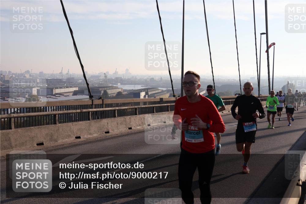 03.10.2025 - Köhlbrandbrückenlauf Julia Fischer http://msf.ph/oto/9000217 03.10.2025 09:20:40 Position 1 1107 meine-sportfotos.de