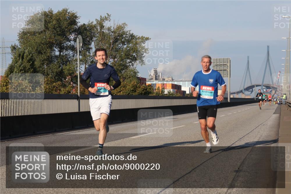 03.10.2025 - Köhlbrandbrückenlauf Luisa Fischer http://msf.ph/oto/9000220 03.10.2025 10:42:03 Position 3 3078 meine-sportfotos.de