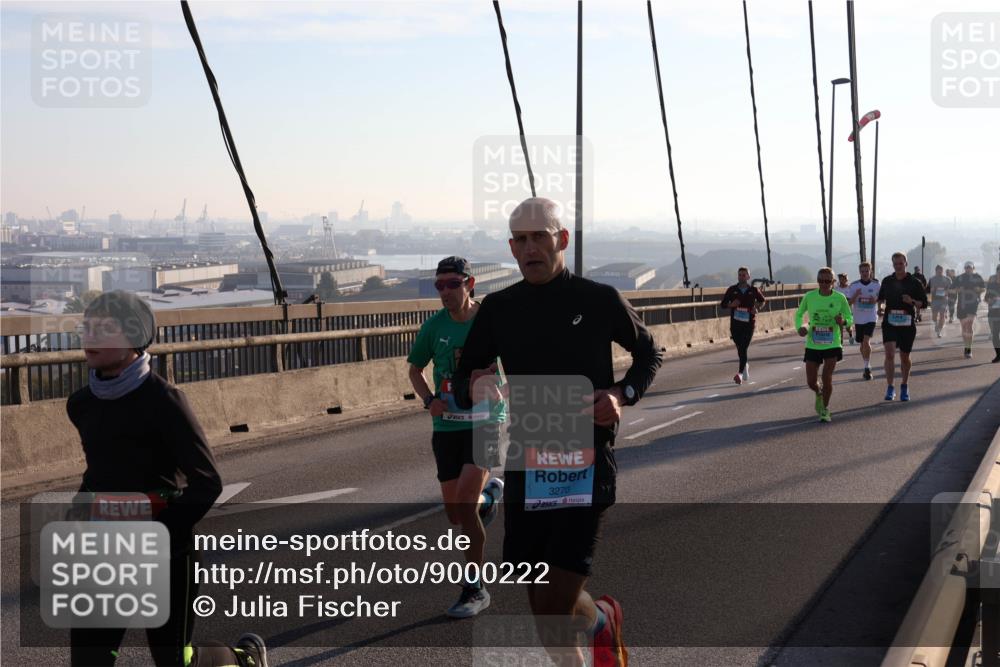 03.10.2025 - Köhlbrandbrückenlauf Julia Fischer http://msf.ph/oto/9000222 03.10.2025 09:20:42 Position 1 3270 meine-sportfotos.de