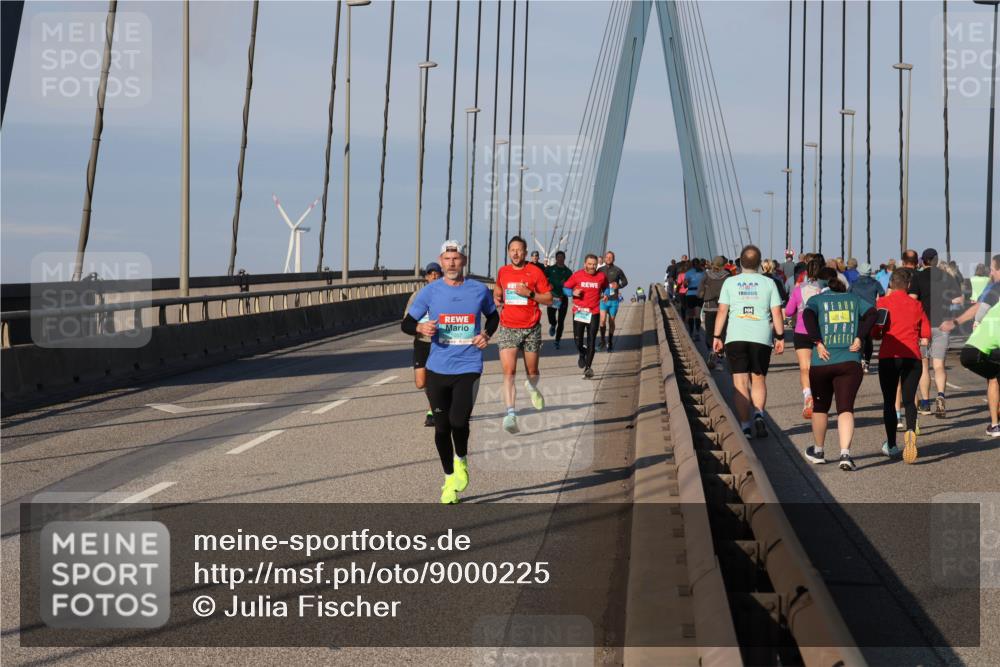 03.10.2025 - Köhlbrandbrückenlauf Julia Fischer http://msf.ph/oto/9000225 03.10.2025 09:34:05 Position 2  meine-sportfotos.de