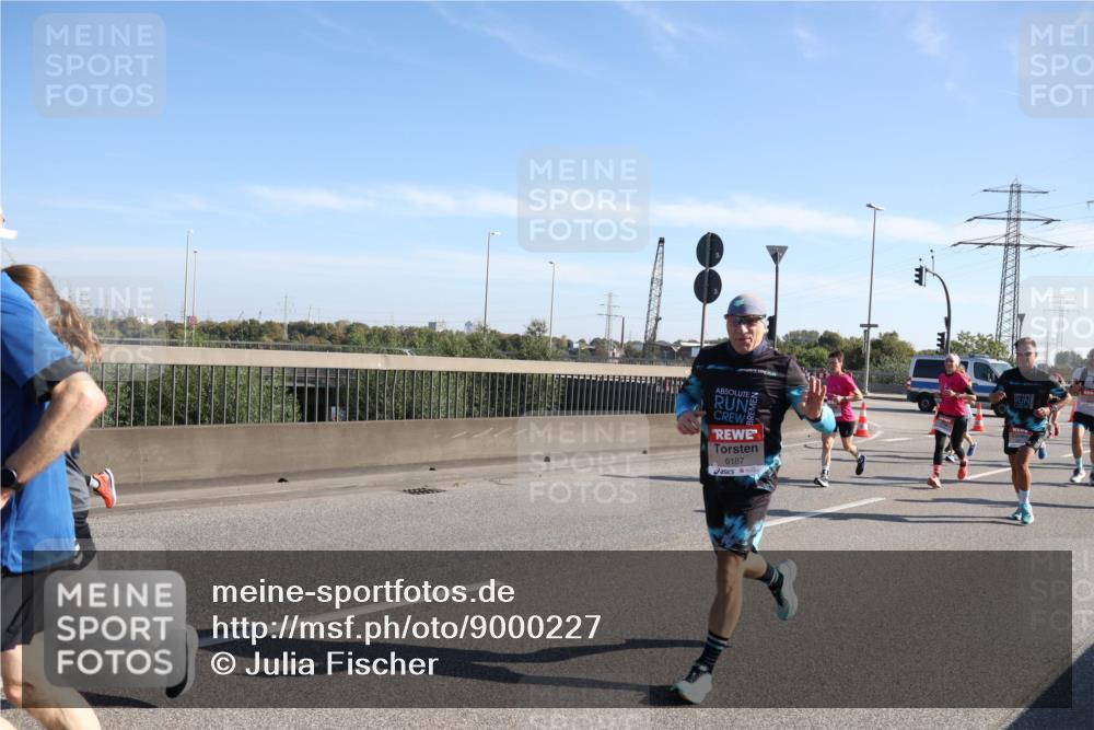 03.10.2025 - Köhlbrandbrückenlauf Julia Fischer http://msf.ph/oto/9000227 03.10.2025 12:14:50 Position 3 6187 meine-sportfotos.de