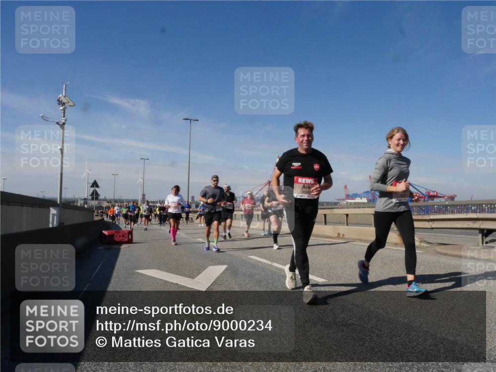 03.10.2025 - Köhlbrandbrückenlauf Matties Gatica Varas http://msf.ph/oto/9000234 03.10.2025 12:53:19 Position 2 4602 meine-sportfotos.de