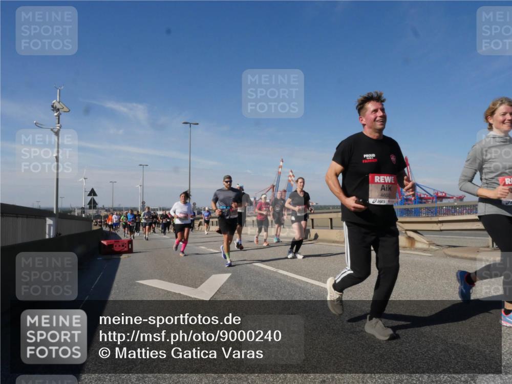 03.10.2025 - Köhlbrandbrückenlauf Matties Gatica Varas http://msf.ph/oto/9000240 03.10.2025 12:53:20 Position 2 4602 meine-sportfotos.de