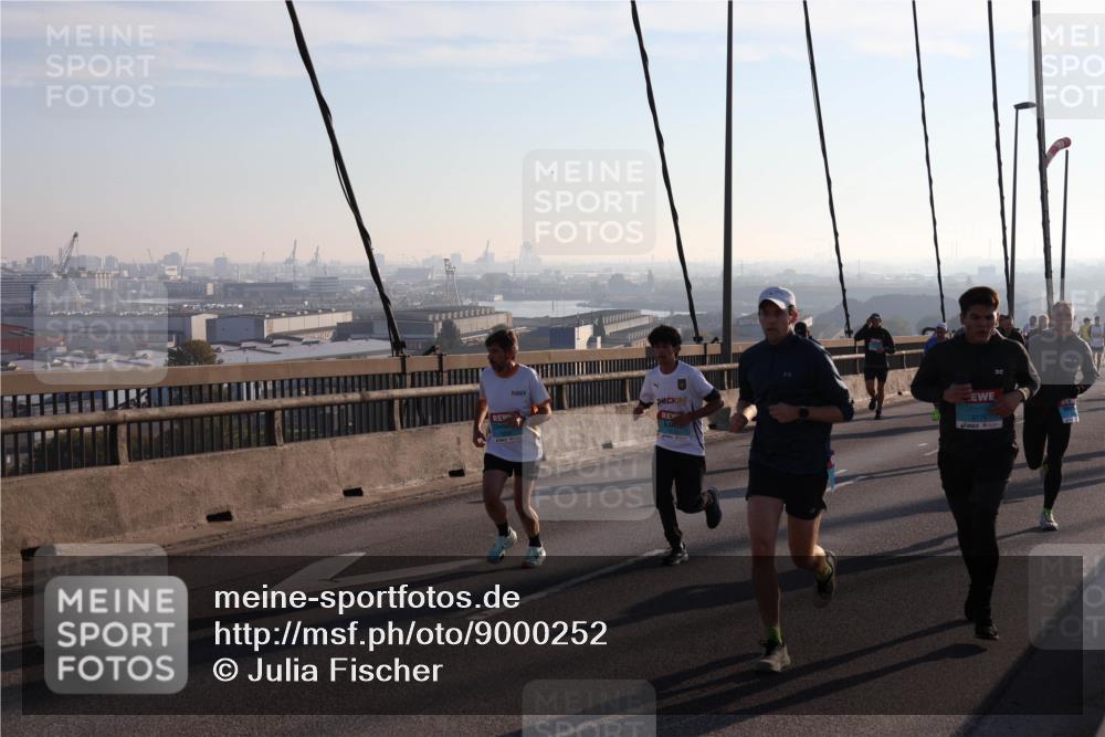03.10.2025 - Köhlbrandbrückenlauf Julia Fischer http://msf.ph/oto/9000252 03.10.2025 09:20:48 Position 1 24, 3775 meine-sportfotos.de
