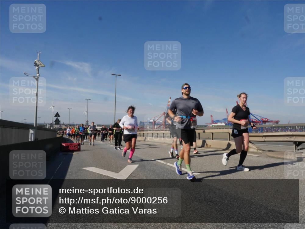 03.10.2025 - Köhlbrandbrückenlauf Matties Gatica Varas http://msf.ph/oto/9000256 03.10.2025 12:53:21 Position 2  meine-sportfotos.de
