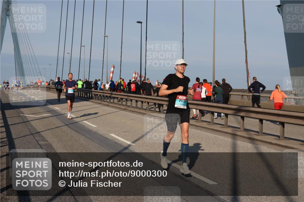 03.10.2025 - Köhlbrandbrückenlauf Julia Fischer http://msf.ph/oto/9000300 03.10.2025 09:34:32 Position 2 3299 meine-sportfotos.de