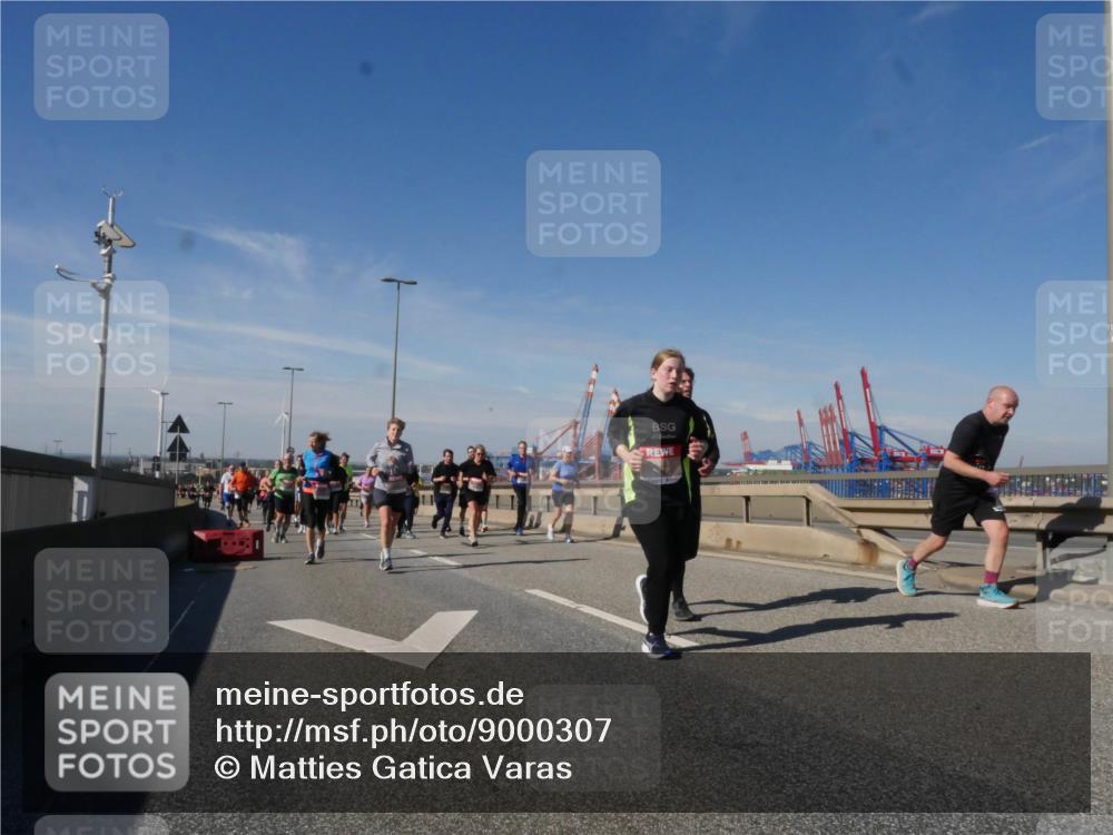 03.10.2025 - Köhlbrandbrückenlauf Matties Gatica Varas http://msf.ph/oto/9000307 03.10.2025 12:53:25 Position 2  meine-sportfotos.de