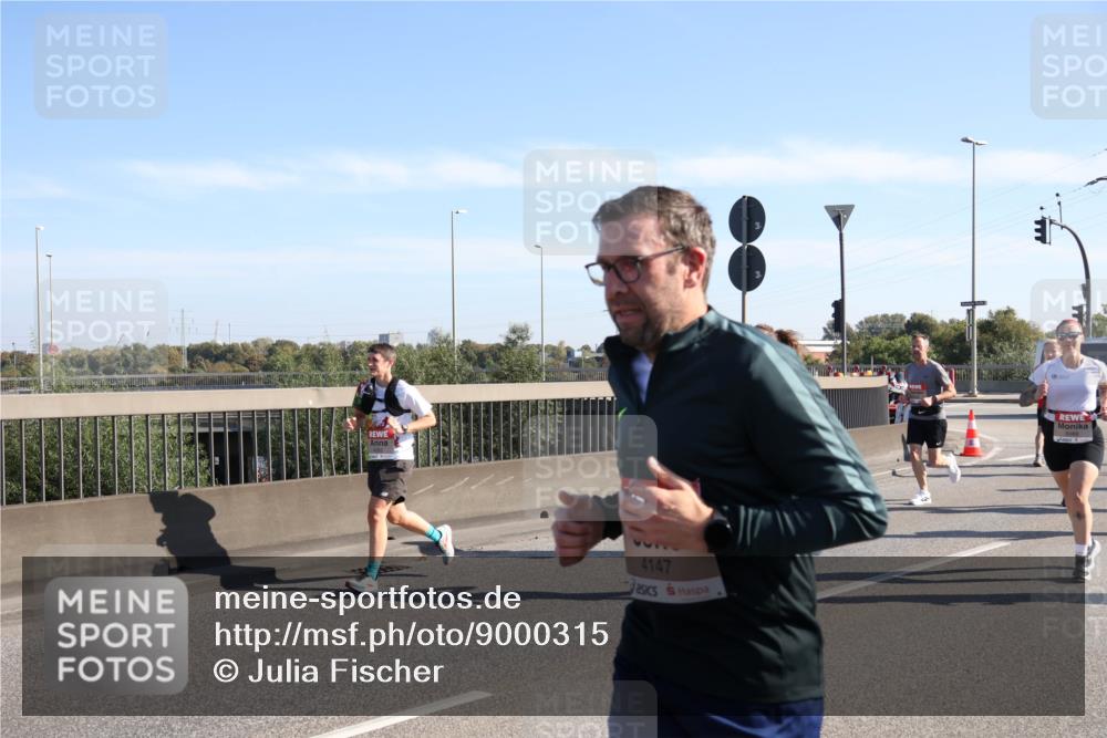 03.10.2025 - Köhlbrandbrückenlauf Julia Fischer http://msf.ph/oto/9000315 03.10.2025 12:15:02 Position 3 4147 meine-sportfotos.de
