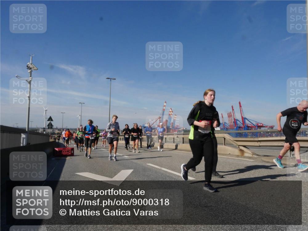 03.10.2025 - Köhlbrandbrückenlauf Matties Gatica Varas http://msf.ph/oto/9000318 03.10.2025 12:53:25 Position 2  meine-sportfotos.de