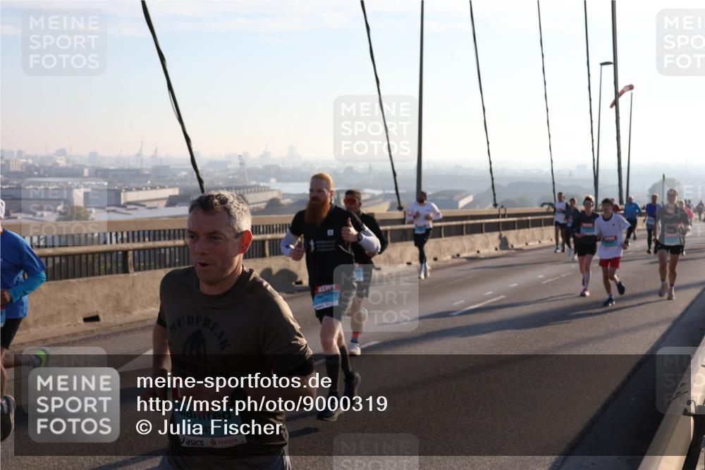 03.10.2025 - Köhlbrandbrückenlauf Julia Fischer http://msf.ph/oto/9000319 03.10.2025 09:20:55 Position 1 1142 meine-sportfotos.de