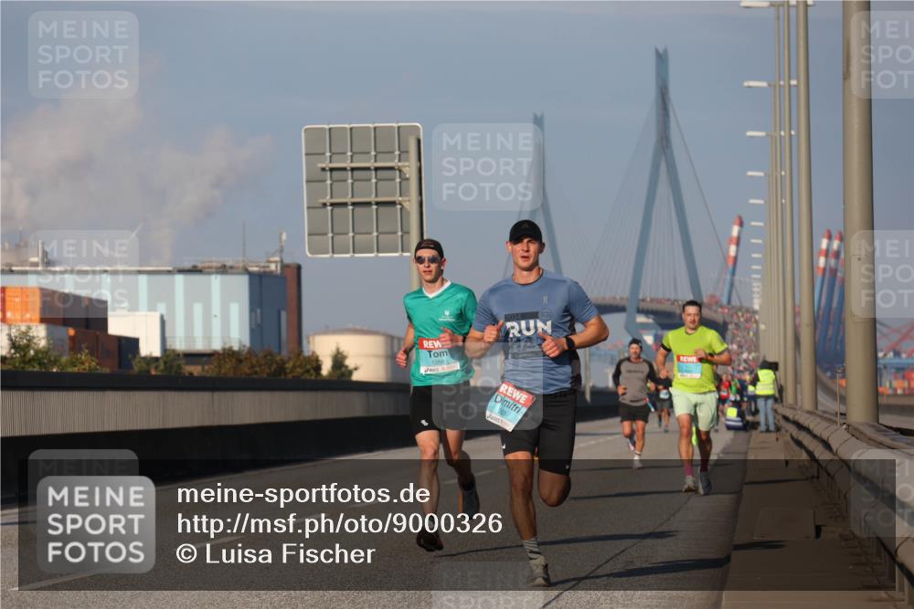 03.10.2025 - Köhlbrandbrückenlauf Luisa Fischer http://msf.ph/oto/9000326 03.10.2025 10:42:23 Position 3 1268 meine-sportfotos.de
