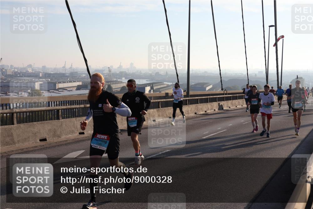 03.10.2025 - Köhlbrandbrückenlauf Julia Fischer http://msf.ph/oto/9000328 03.10.2025 09:20:55 Position 1 3335, 1167 meine-sportfotos.de