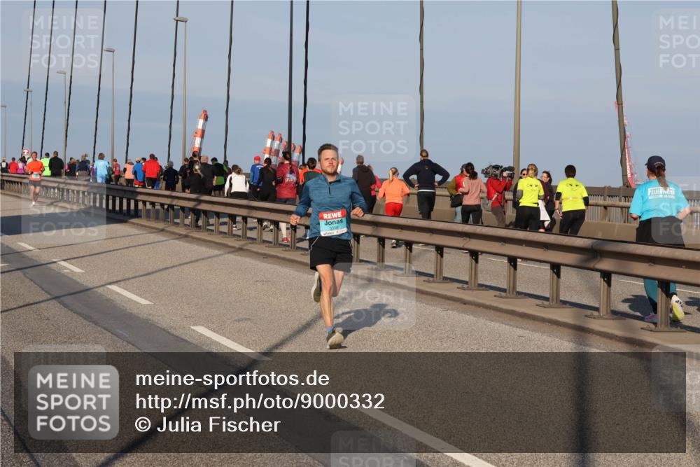 03.10.2025 - Köhlbrandbrückenlauf Julia Fischer http://msf.ph/oto/9000332 03.10.2025 09:34:38 Position 2 2025, 3350 meine-sportfotos.de