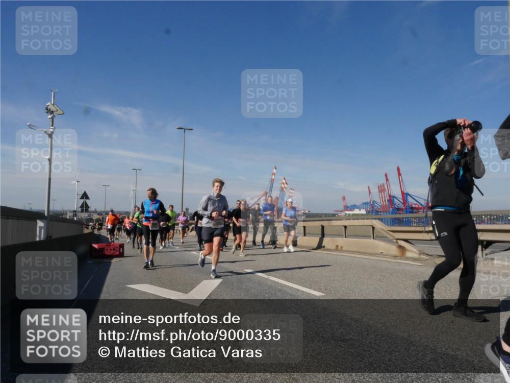03.10.2025 - Köhlbrandbrückenlauf Matties Gatica Varas http://msf.ph/oto/9000335 03.10.2025 12:53:26 Position 2  meine-sportfotos.de