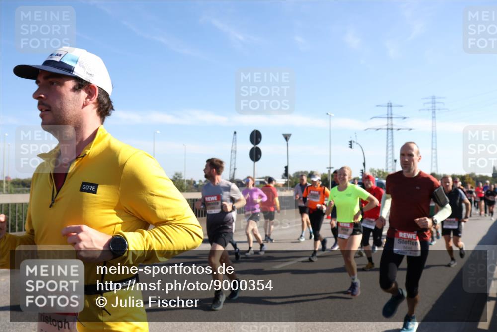 03.10.2025 - Köhlbrandbrückenlauf Julia Fischer http://msf.ph/oto/9000354 03.10.2025 12:15:10 Position 3  meine-sportfotos.de