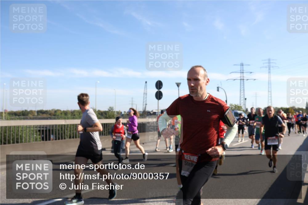 03.10.2025 - Köhlbrandbrückenlauf Julia Fischer http://msf.ph/oto/9000357 03.10.2025 12:15:10 Position 3  meine-sportfotos.de