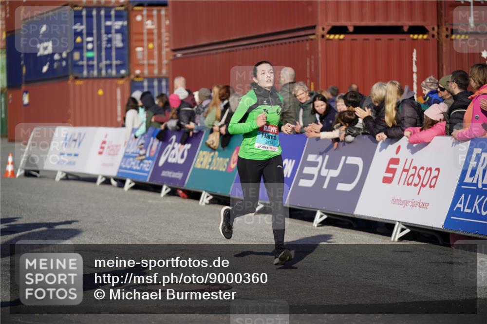 03.10.2025 - Köhlbrandbrückenlauf Michael Burmester http://msf.ph/oto/9000360 03.10.2025 10:04:45 Ziel 1218, 1225, 1236, 1447, 1457, 1623, 2714, 3117, 3160, 3753, 3799, 3835 meine-sportfotos.de