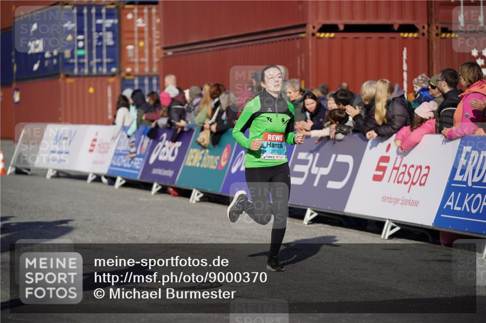 03.10.2025 - Köhlbrandbrückenlauf Michael Burmester http://msf.ph/oto/9000370 03.10.2025 10:04:45 Ziel 1218, 1225, 1236, 1447, 1457, 1623, 2714, 3117, 3160, 3753, 3799, 3835 meine-sportfotos.de