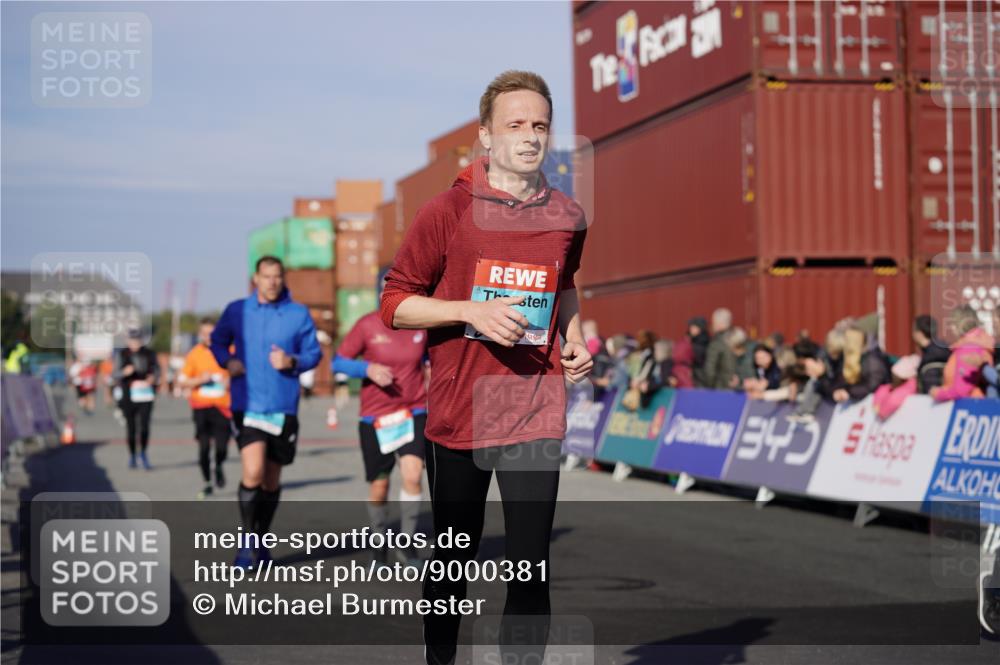 03.10.2025 - Köhlbrandbrückenlauf Michael Burmester http://msf.ph/oto/9000381 03.10.2025 10:04:46 Ziel 1218, 1225, 1236, 1403, 1447, 1457, 1623, 2714, 3117, 3160, 3753, 3835 meine-sportfotos.de