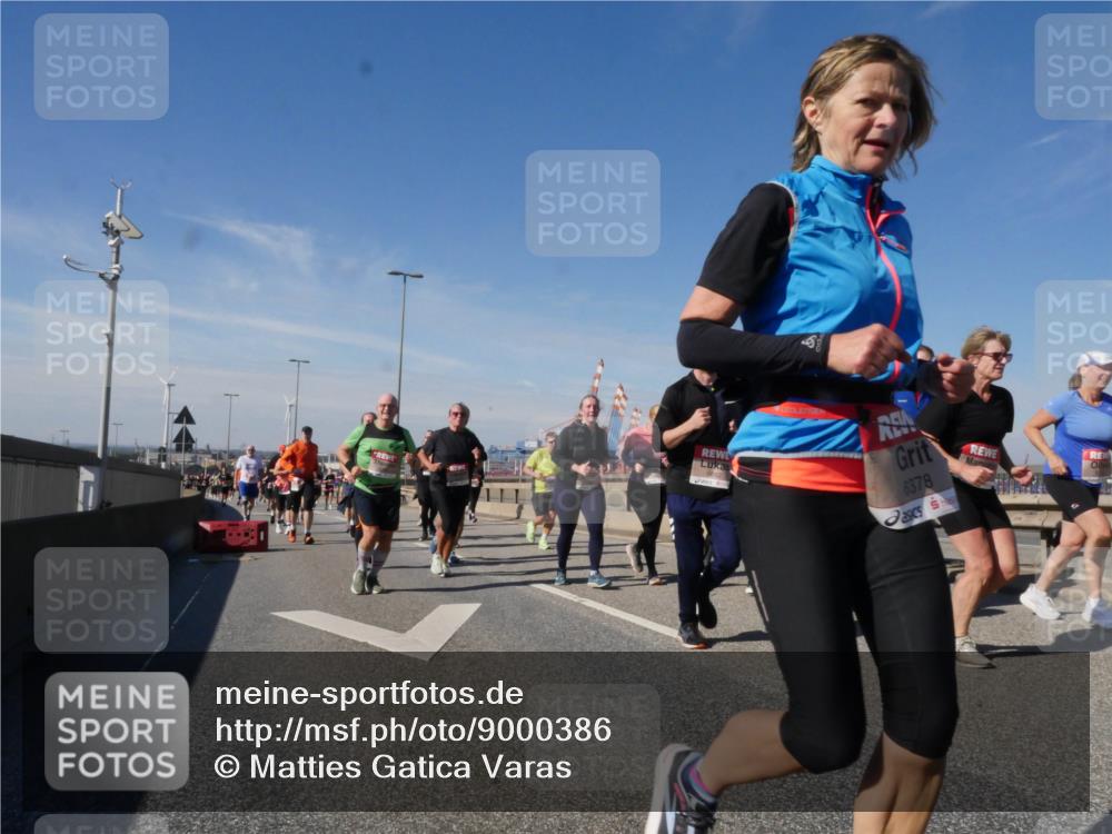 03.10.2025 - Köhlbrandbrückenlauf Matties Gatica Varas http://msf.ph/oto/9000386 03.10.2025 12:53:29 Position 2 6378 meine-sportfotos.de