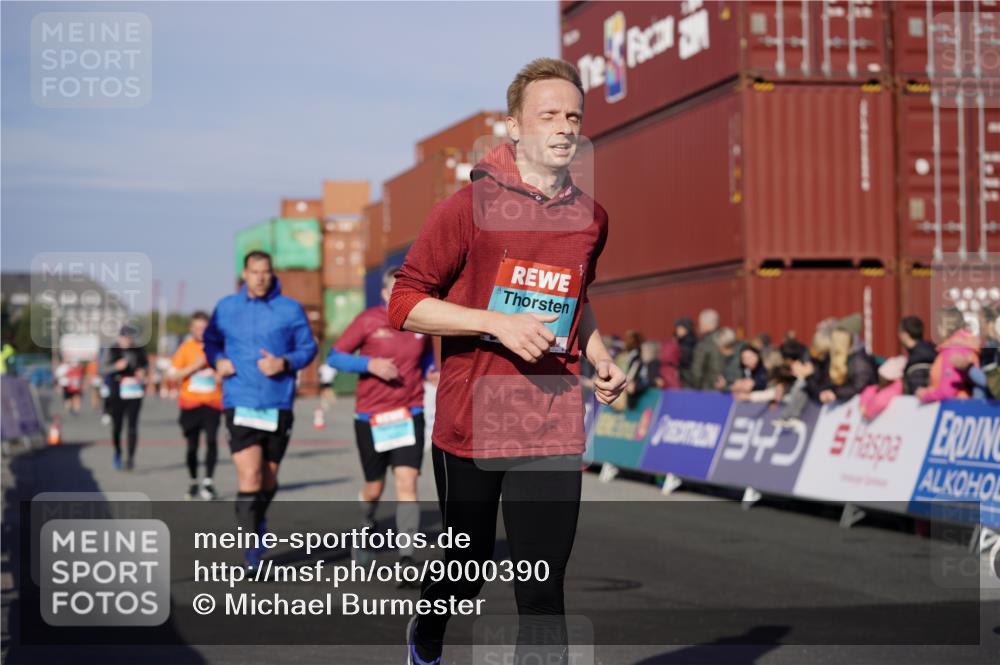 03.10.2025 - Köhlbrandbrückenlauf Michael Burmester http://msf.ph/oto/9000390 03.10.2025 10:04:46 Ziel 1218, 1225, 1236, 1403, 1447, 1457, 1623, 2714, 3117, 3160, 3753, 3835 meine-sportfotos.de