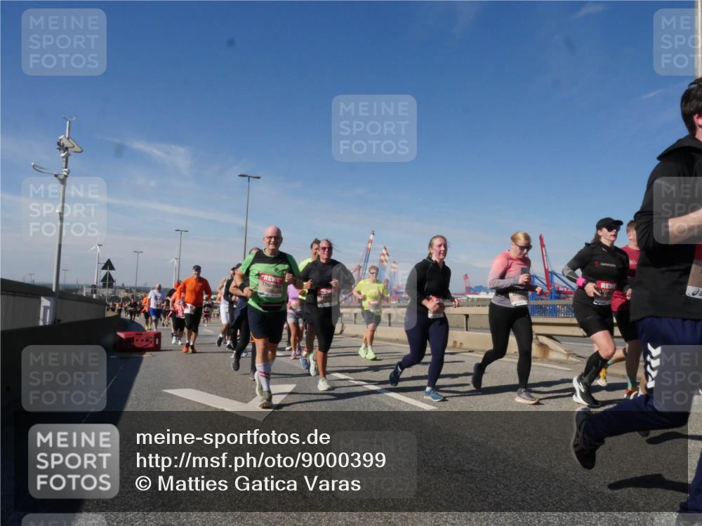 03.10.2025 - Köhlbrandbrückenlauf Matties Gatica Varas http://msf.ph/oto/9000399 03.10.2025 12:53:30 Position 2  meine-sportfotos.de