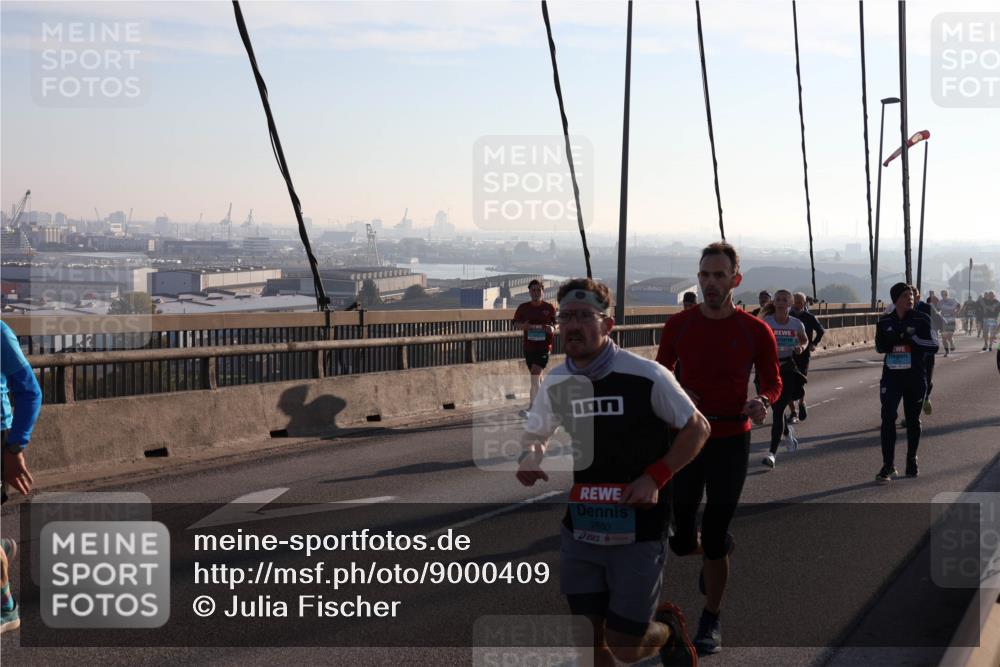03.10.2025 - Köhlbrandbrückenlauf Julia Fischer http://msf.ph/oto/9000409 03.10.2025 09:21:05 Position 1 2880 meine-sportfotos.de