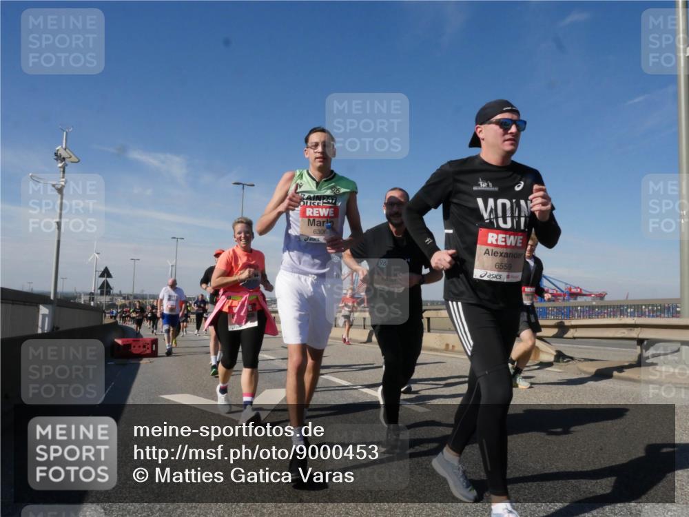 03.10.2025 - Köhlbrandbrückenlauf Matties Gatica Varas http://msf.ph/oto/9000453 03.10.2025 12:53:35 Position 2 96, 617247, 6306, 6559, 118 meine-sportfotos.de