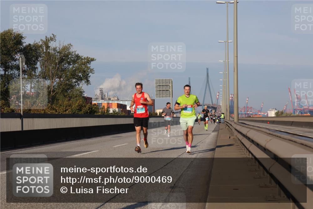 03.10.2025 - Köhlbrandbrückenlauf Luisa Fischer http://msf.ph/oto/9000469 03.10.2025 10:42:30 Position 3  meine-sportfotos.de