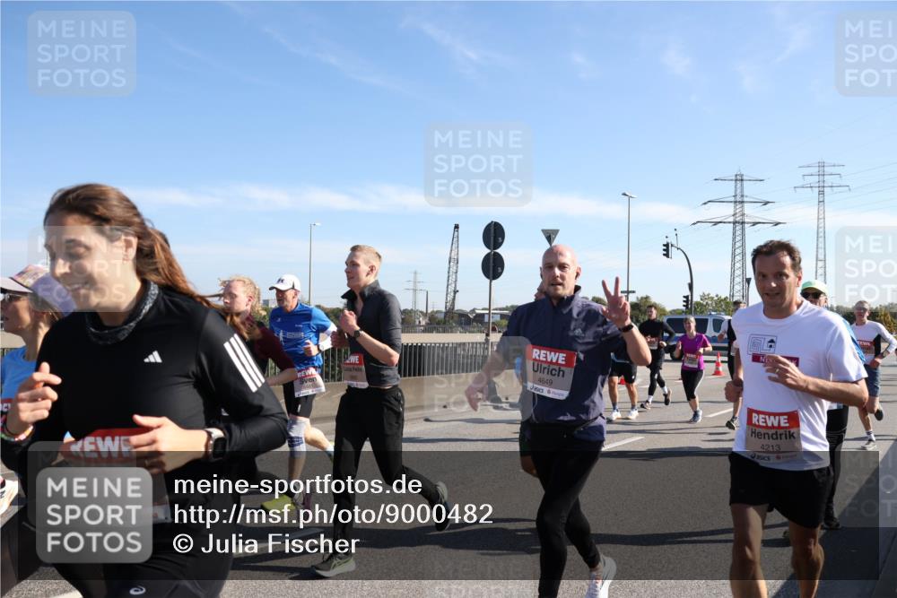 03.10.2025 - Köhlbrandbrückenlauf Julia Fischer http://msf.ph/oto/9000482 03.10.2025 12:15:23 Position 3 6764, 4649, 4213 meine-sportfotos.de
