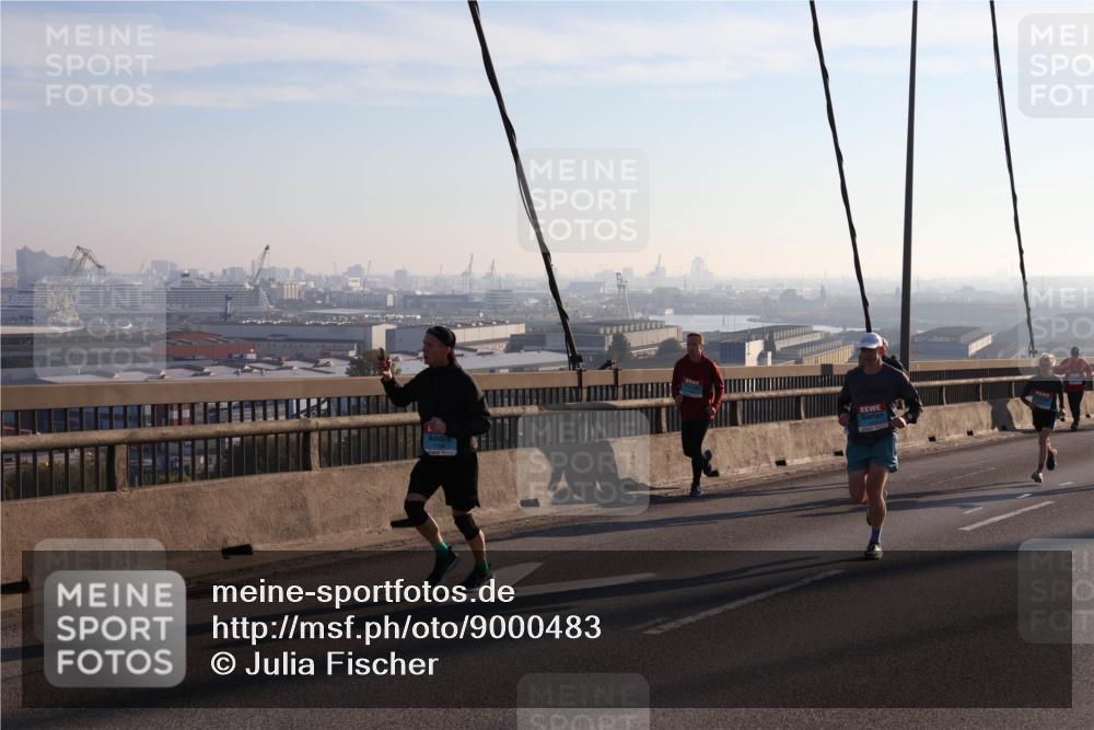 03.10.2025 - Köhlbrandbrückenlauf Julia Fischer http://msf.ph/oto/9000483 03.10.2025 09:21:19 Position 1  meine-sportfotos.de